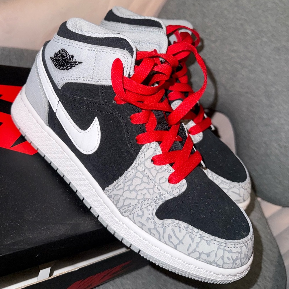 Nike Air Jordan Mids in color way black, white, gray with red accents! Size 5.5!